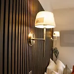 Lovely Flat On Bath Road - Flat 9 * בריסטול