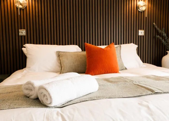 Lovely Flat On Bath Road - Flat 9 *