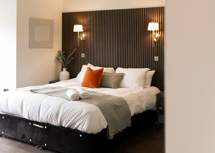 Lovely Flat On Bath Road - Flat 9 *