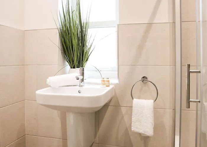 Lovely Flat On Bath Road - Flat 9 Apartmán