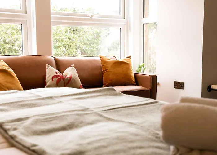 Lovely Flat On Bath Road - Flat 9 * Bristol